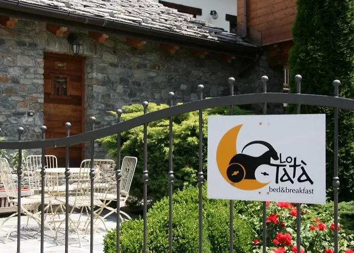 לינה וארוחת בוקר Lo Tata